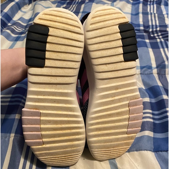 Adidas Shoes - Picture 5 of 6